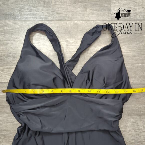 CharmLeaks V Front Tummy Control One Piece Swimsuit Size M - Picture 2 of 4